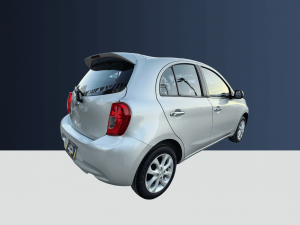 Nissan-March-Advance-Aut-2020-Plata-compresión (4)