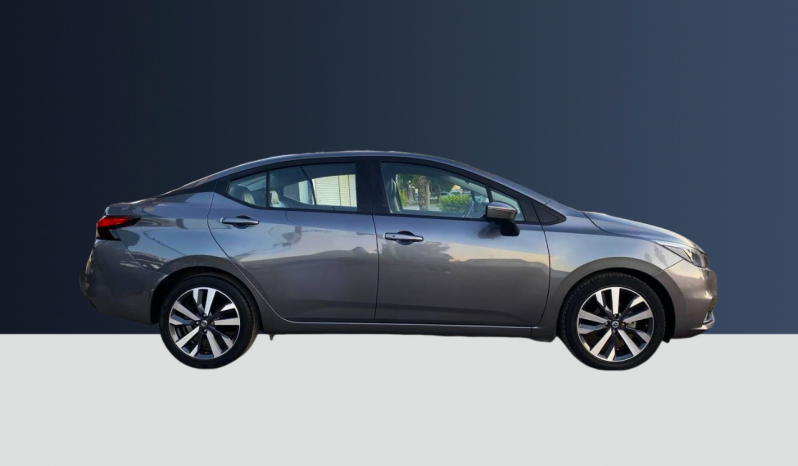 Nissan Versa Platinum 2021 en Ciudad Obregón full