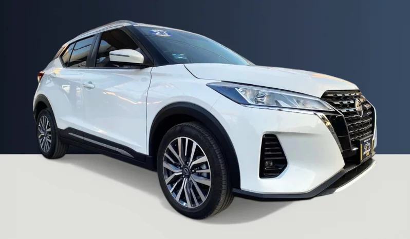 ¿Buscas una Nissan Kicks seminueva en Navojoa? Tenemos la versión Exclusive 2023, automática, equipadísima. Financia hasta 60 meses. ¡Contáctanos hoy!