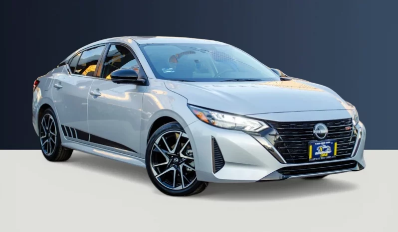 Nissan Sentra SR 2024 color plata seminuevo en Navojoa, Sonora — automático, motor 2.0, único dueño